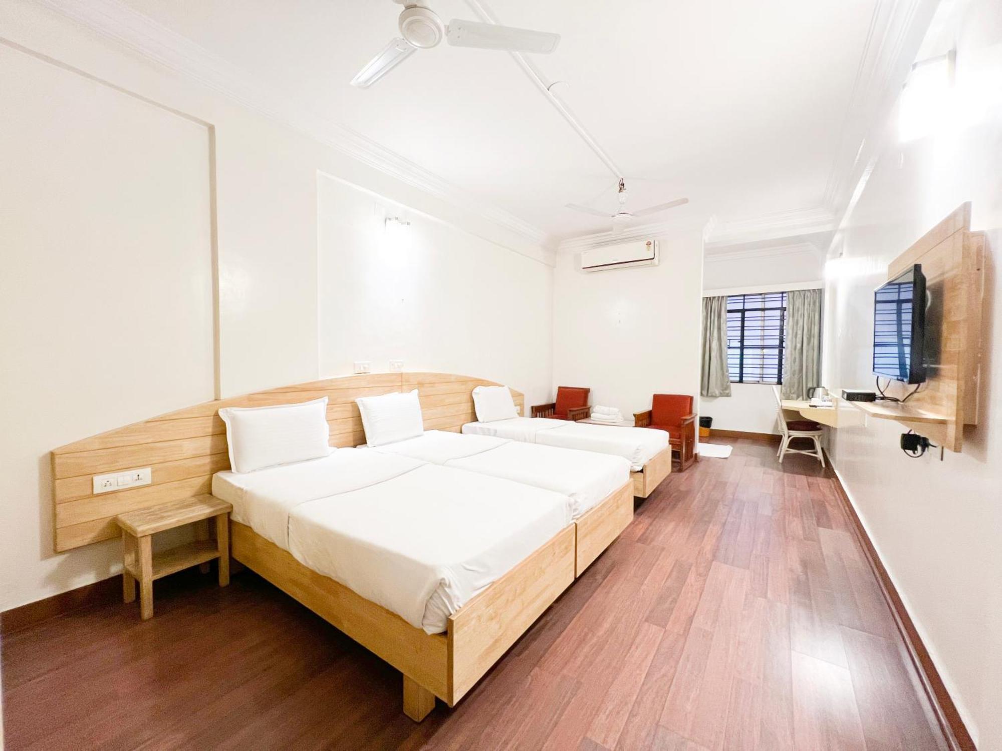 Hotel Vellara Μπανγκαλόρ Εξωτερικό φωτογραφία